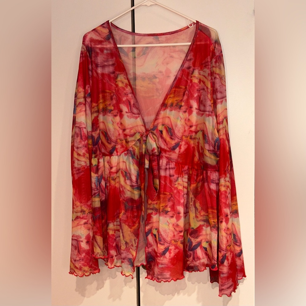 Boho V-Neck Bell Long Sleeve Tie Front Top.  Size 5X